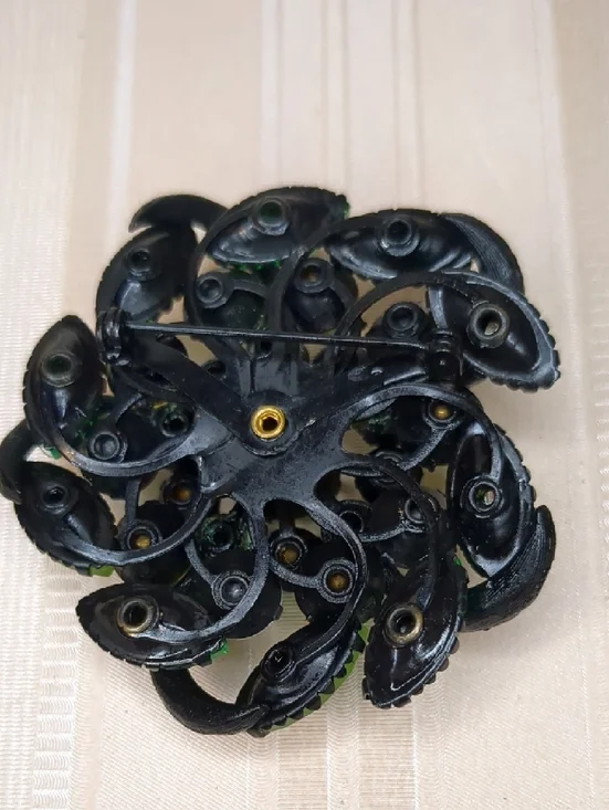 Vintage 1950s Green Crystal Brooch Lime Navettes Japanned Gothic Revival - Picture 5 of 7